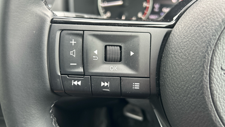 Nissan Qashqai 1.3 DiG-T MH N-Connecta 5dr Petrol Hatchback